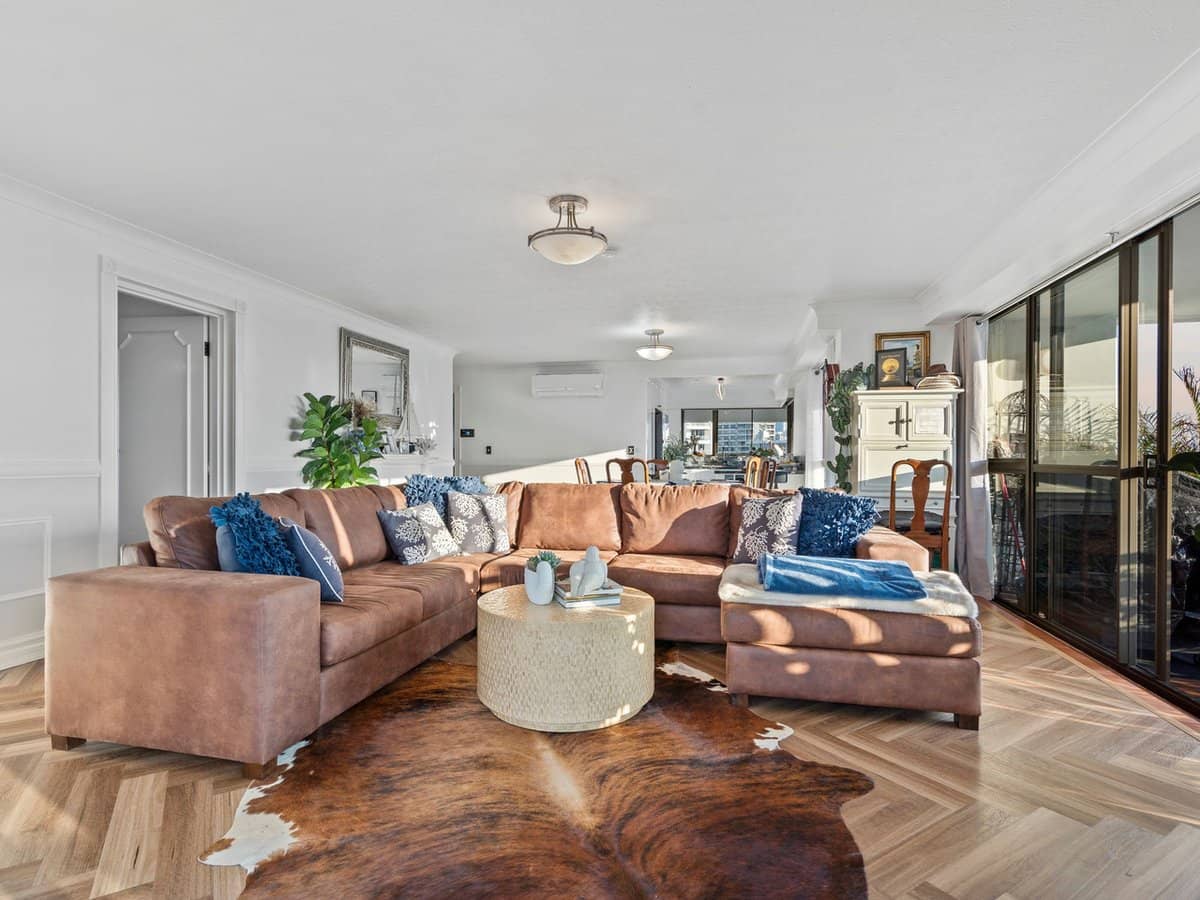 18 Commodore Drive, Surfers Paradise - Thumbnail 7