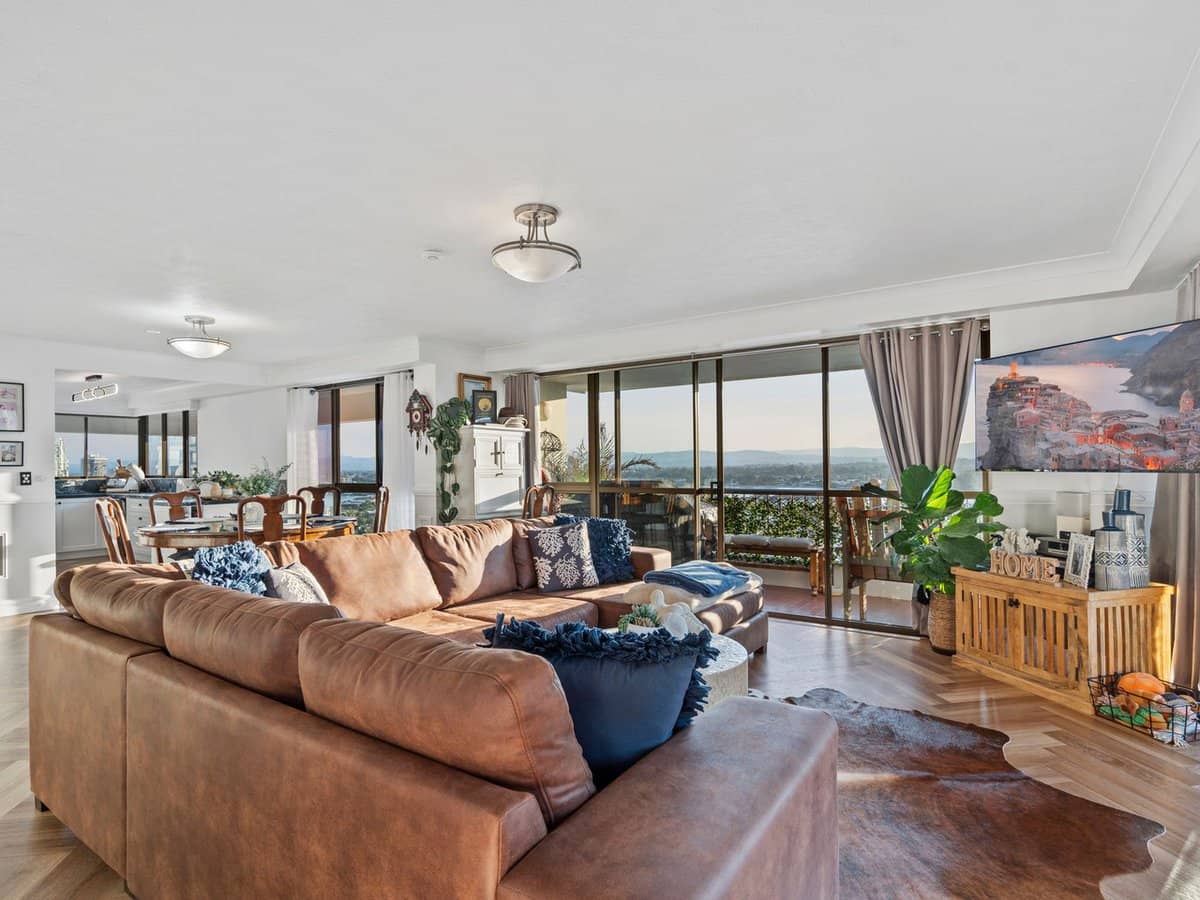 18 Commodore Drive, Surfers Paradise - Thumbnail 8