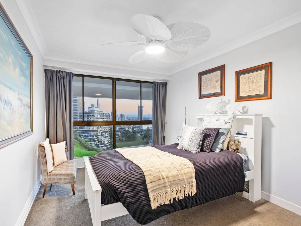 18 Commodore Drive, Surfers Paradise - Thumbnail 9