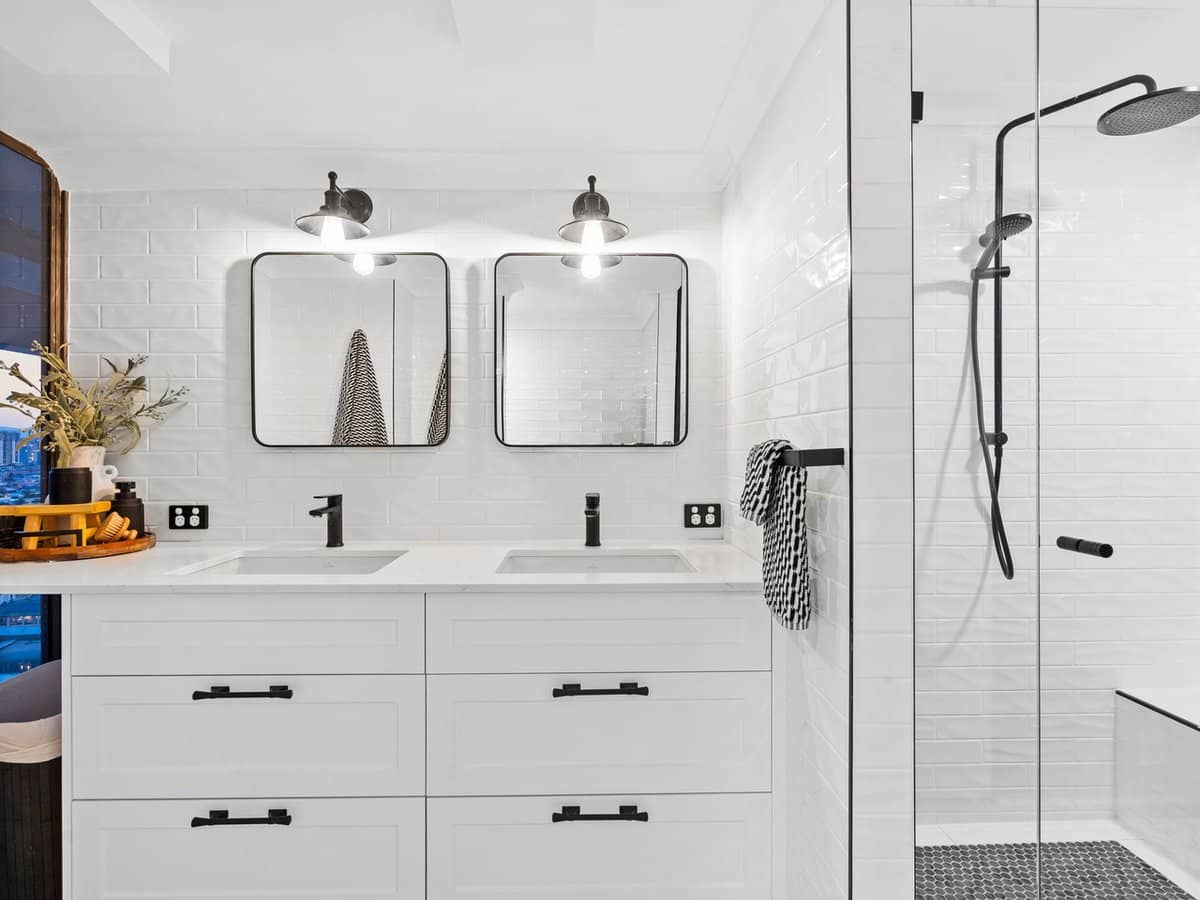 18 Commodore Drive, Surfers Paradise - Thumbnail 10