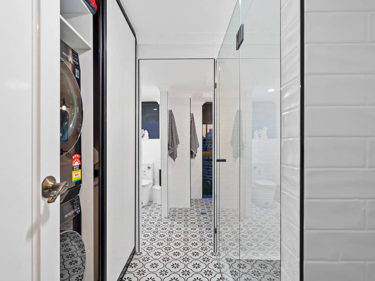 18 Commodore Drive, Surfers Paradise - Thumbnail 12