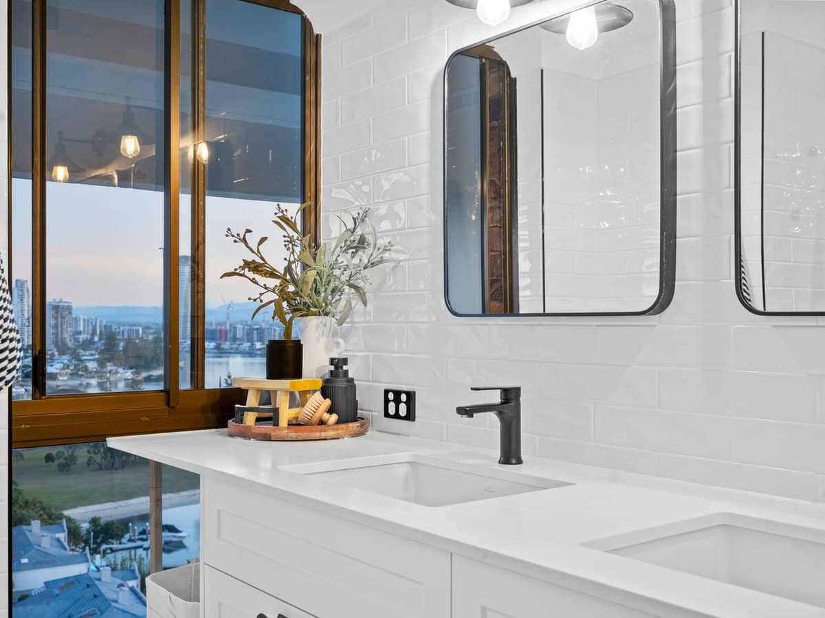 18 Commodore Drive, Surfers Paradise - Thumbnail 13