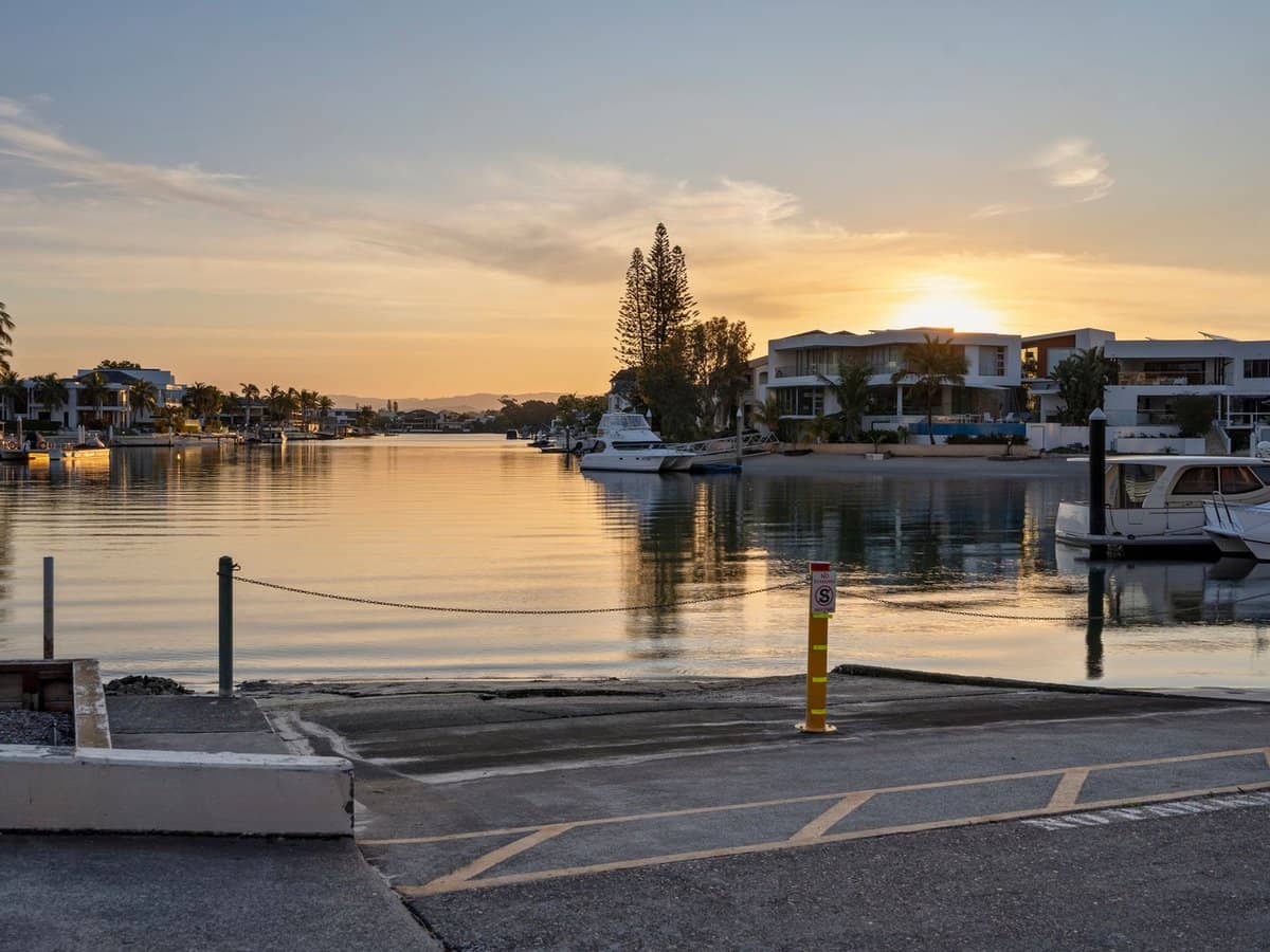 18 Commodore Drive, Surfers Paradise - Thumbnail 20