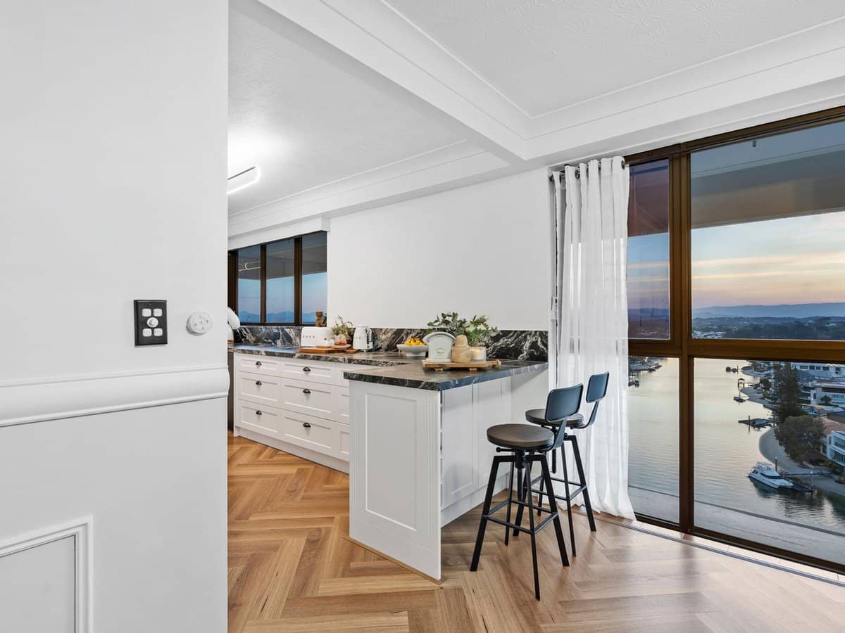 18 Commodore Drive, Surfers Paradise - Thumbnail 24