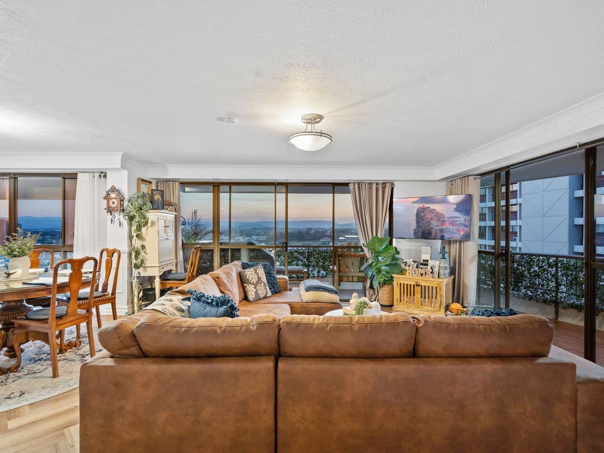 18 Commodore Drive, Surfers Paradise - Thumbnail 26