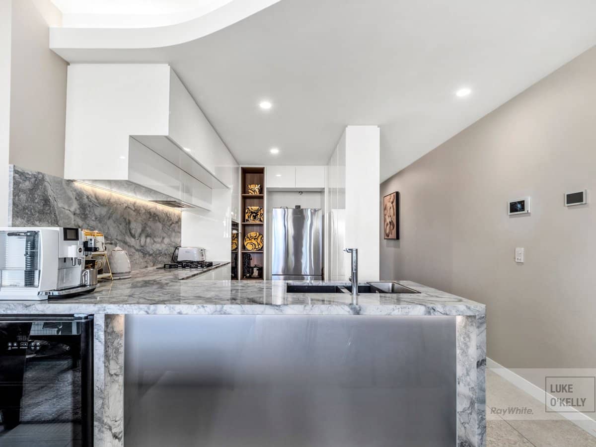 8 Colton Street, Highgate Hill - Thumbnail 8