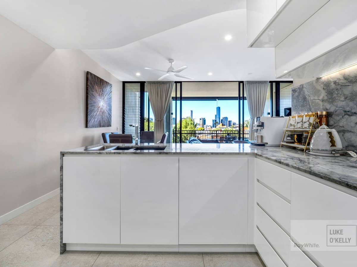 8 Colton Street, Highgate Hill - Thumbnail 11