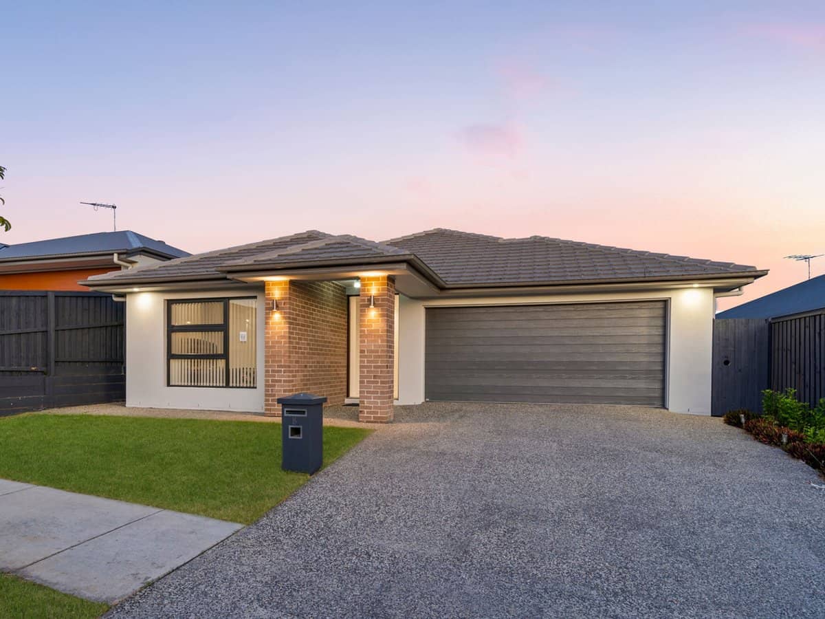 16 York Road, Greenbank - Thumbnail 1