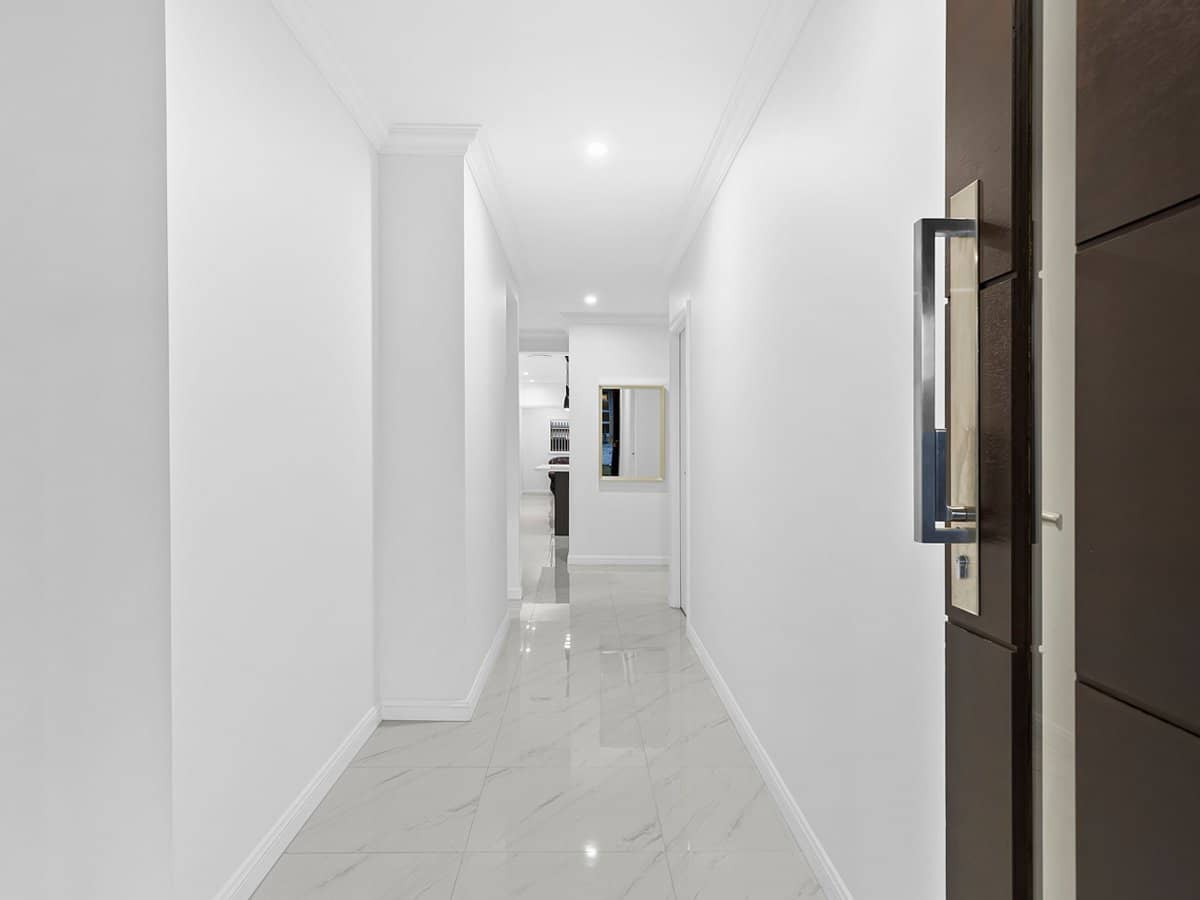 16 York Road, Greenbank - Thumbnail 2