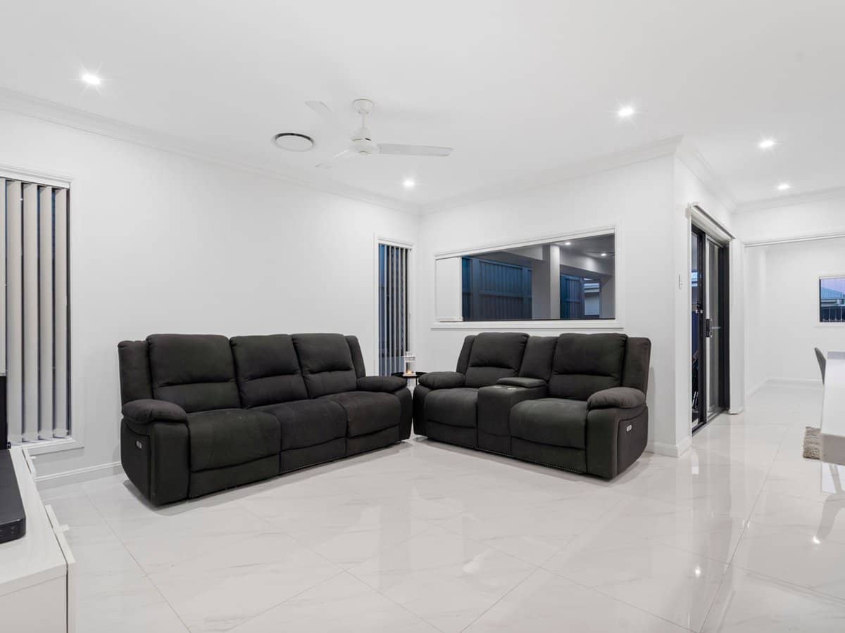 16 York Road, Greenbank - Thumbnail 4