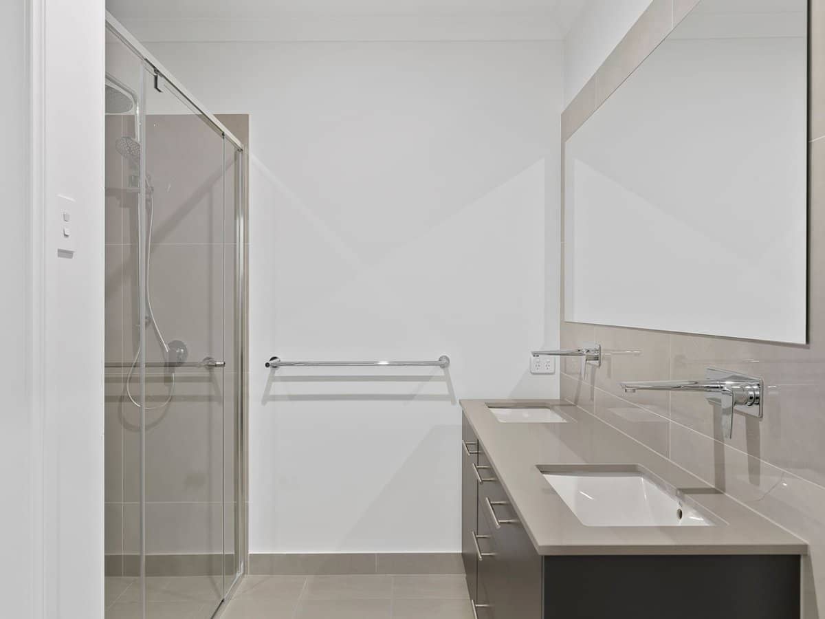 16 York Road, Greenbank - Thumbnail 12