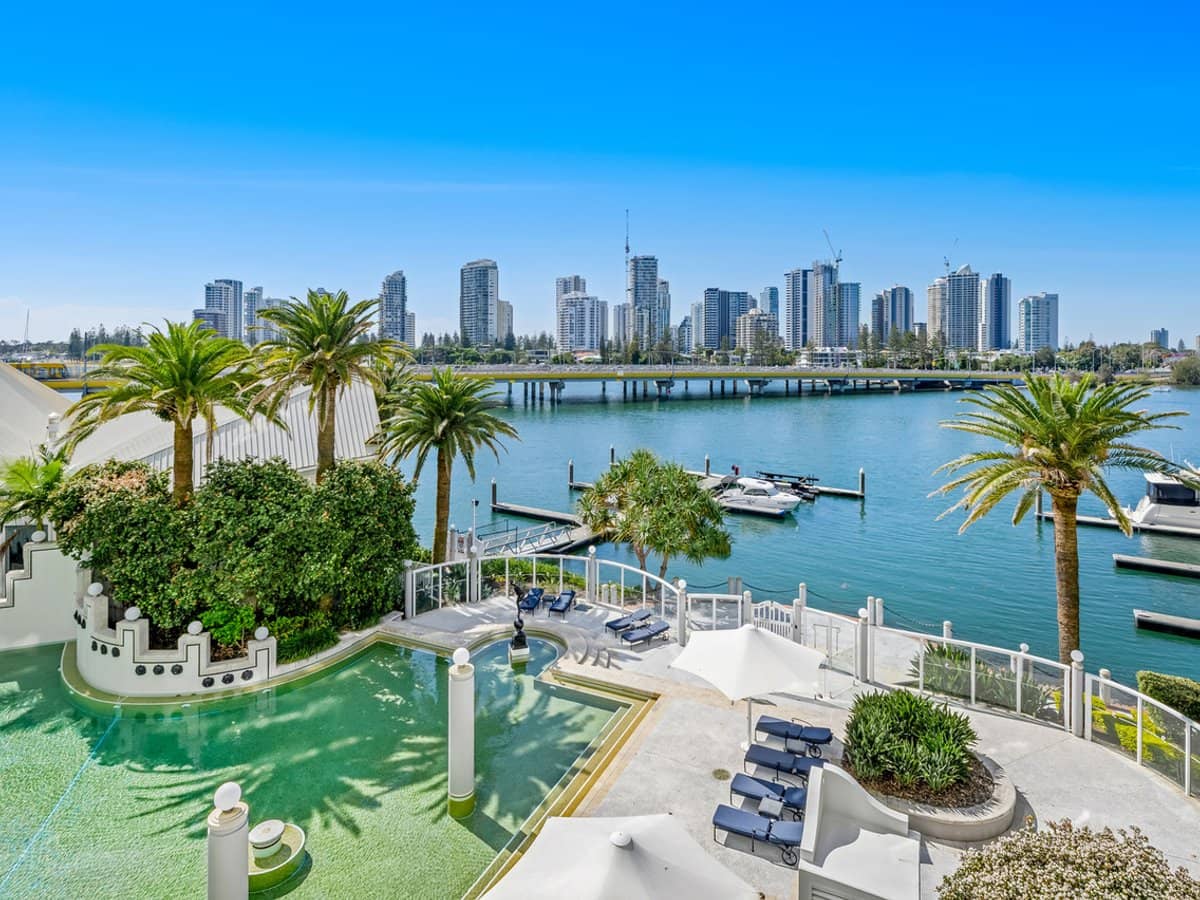 75 Brighton Parade, SOUTHPORT - Thumbnail 2