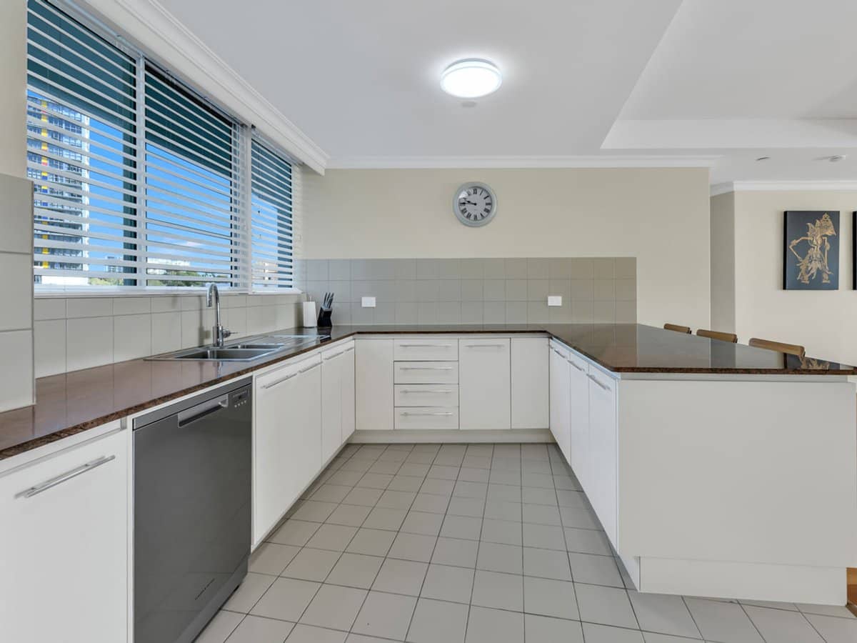 75 Brighton Parade, SOUTHPORT - Thumbnail 13