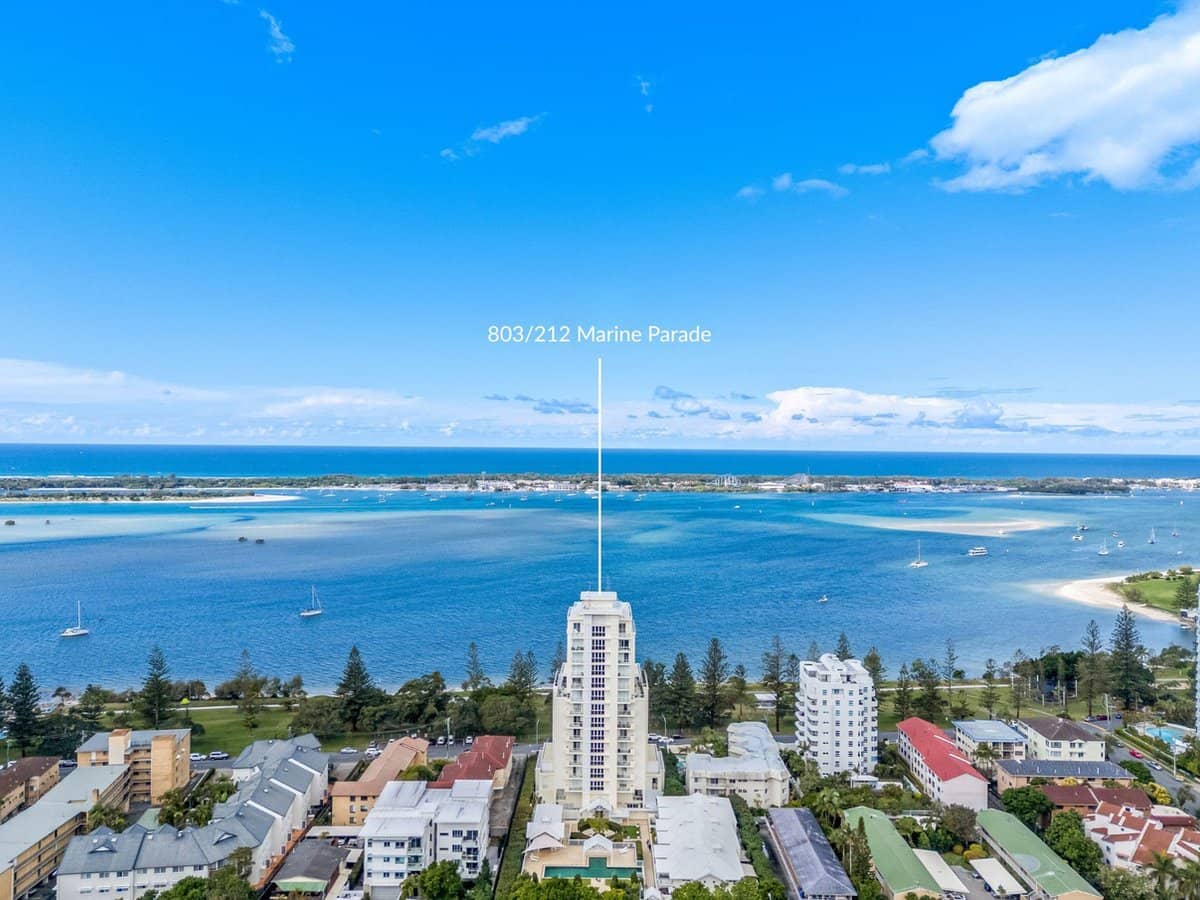 212 Marine Parade, Labrador - Thumbnail 1
