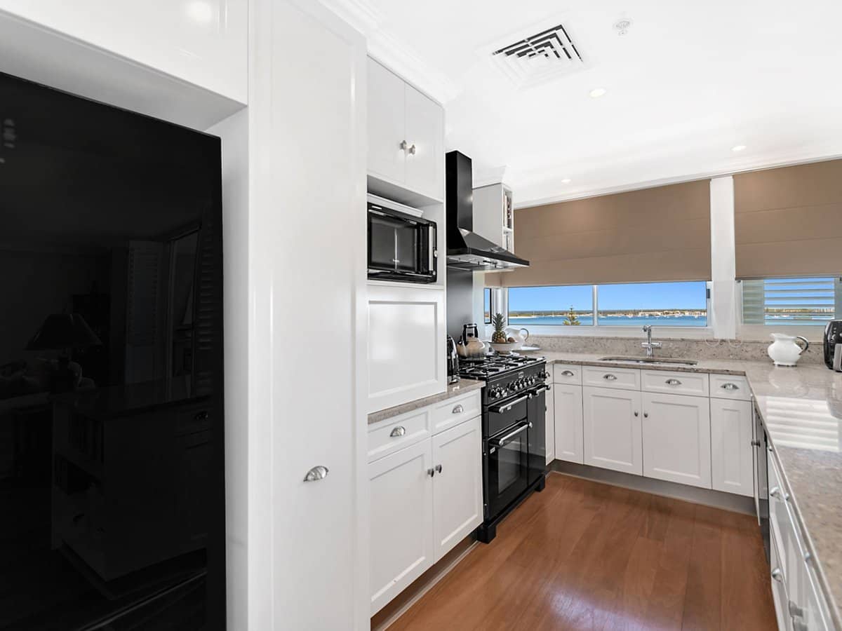 212 Marine Parade, Labrador - Thumbnail 10