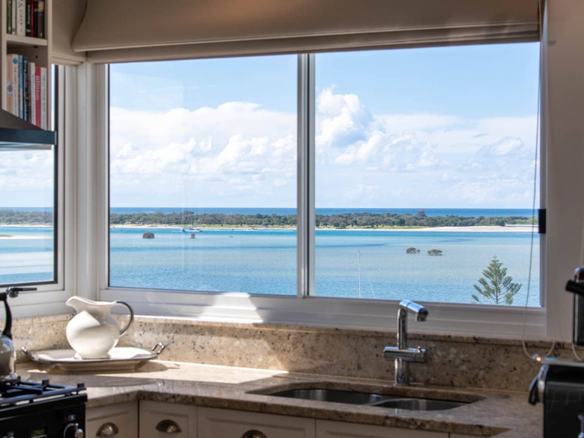 212 Marine Parade, Labrador - Thumbnail 11