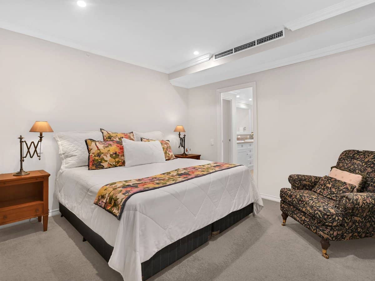 212 Marine Parade, Labrador - Thumbnail 16