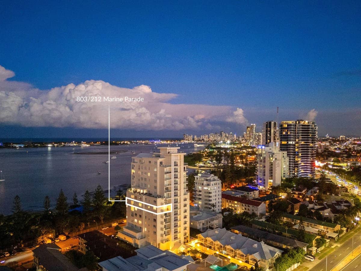 212 Marine Parade, Labrador - Thumbnail 2