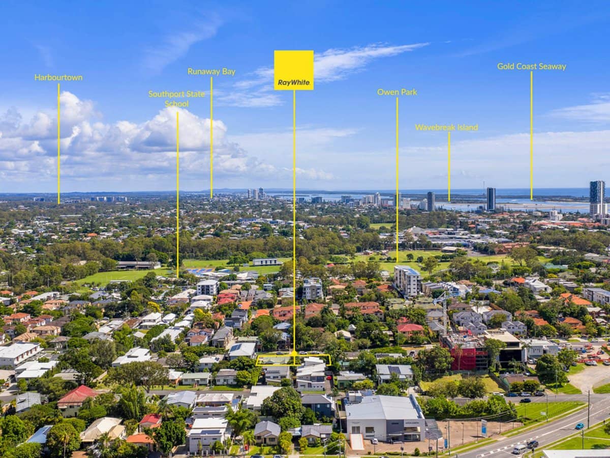 106 Eugaree Street, SOUTHPORT - Thumbnail 13