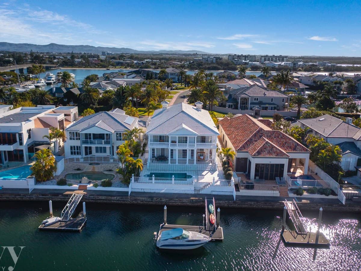 11 The Sovereign Mile, SOVEREIGN ISLANDS - Thumbnail 1