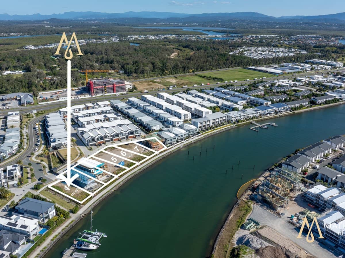 2 Lyra Avenue, HOPE ISLAND - Thumbnail 1