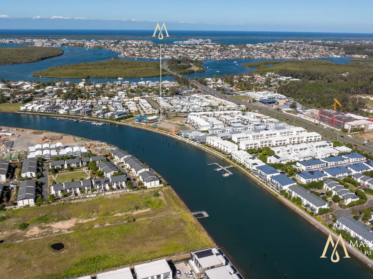 2 Lyra Avenue, HOPE ISLAND - Thumbnail 3