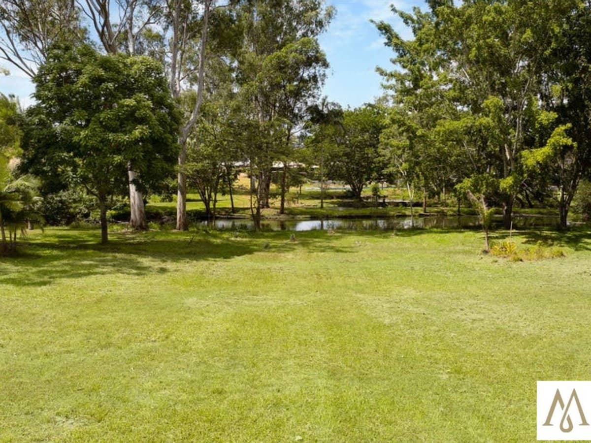 28 Atlantic Drive, LOGANHOLME - Thumbnail 4