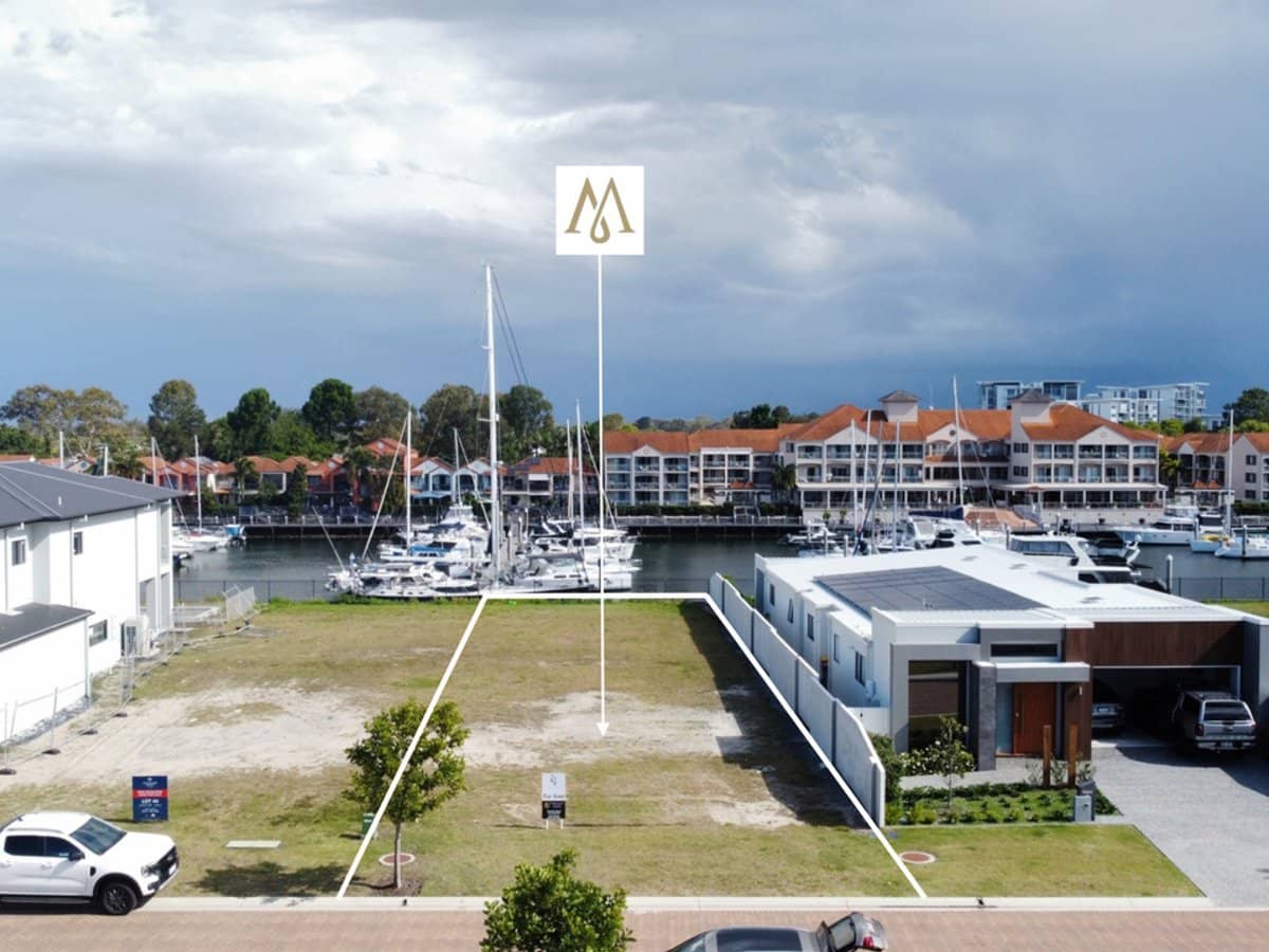 8977 The Point Circuit, SANCTUARY COVE - Thumbnail 3