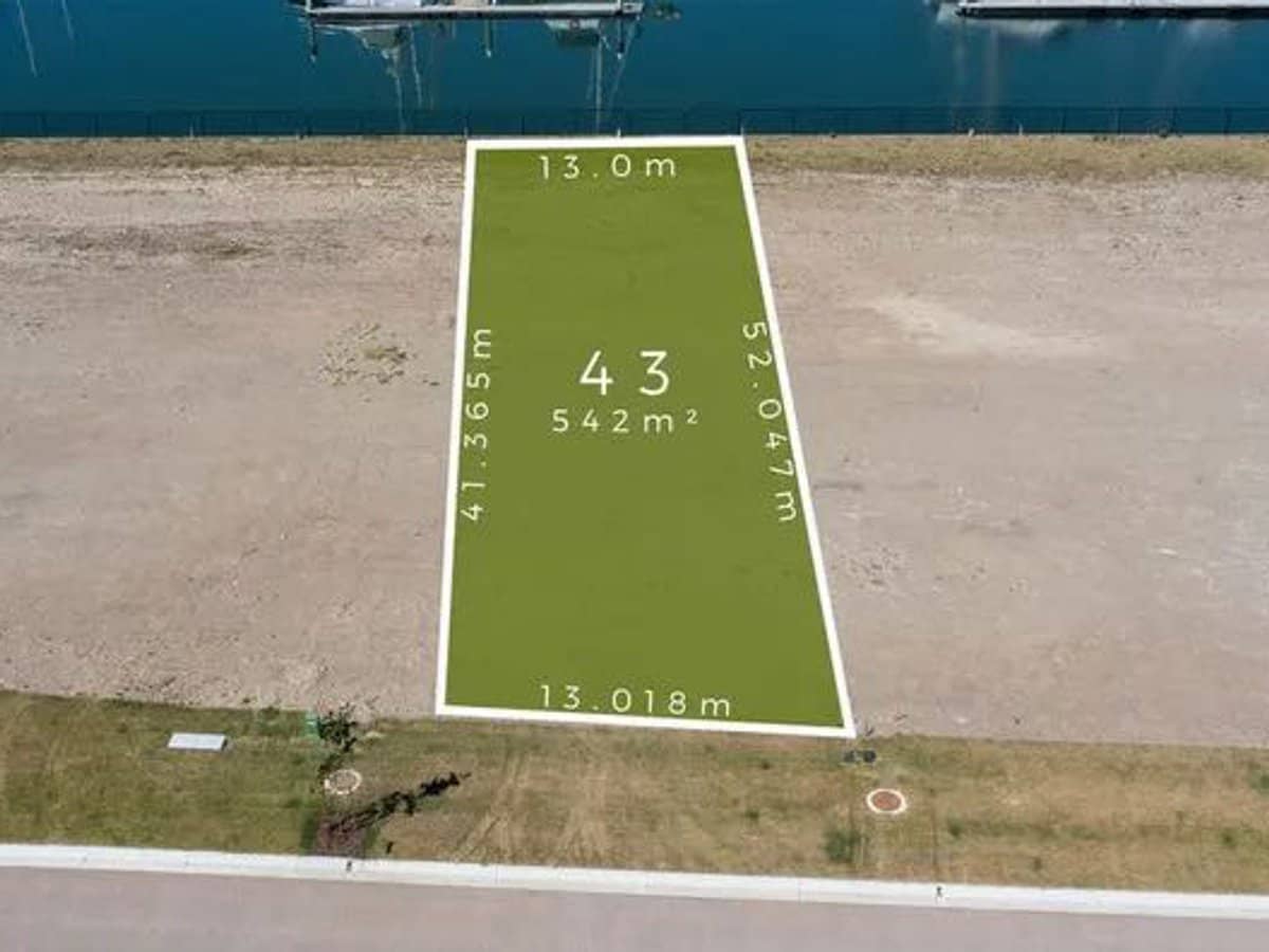 8977 The Point Circuit, SANCTUARY COVE - Thumbnail 7