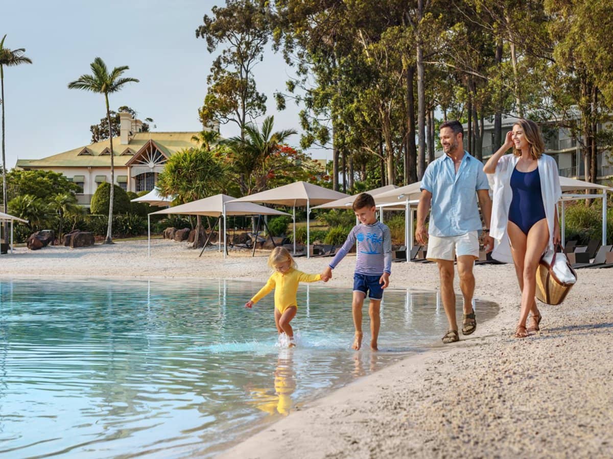 8977 The Point Circuit, SANCTUARY COVE - Thumbnail 11