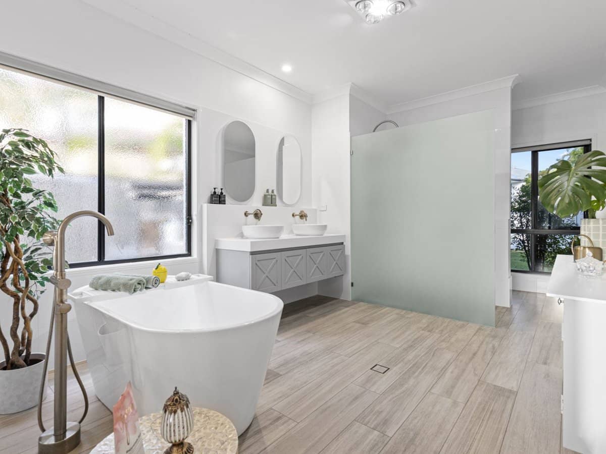 27 Brittany Drive, Oxenford - Thumbnail 19