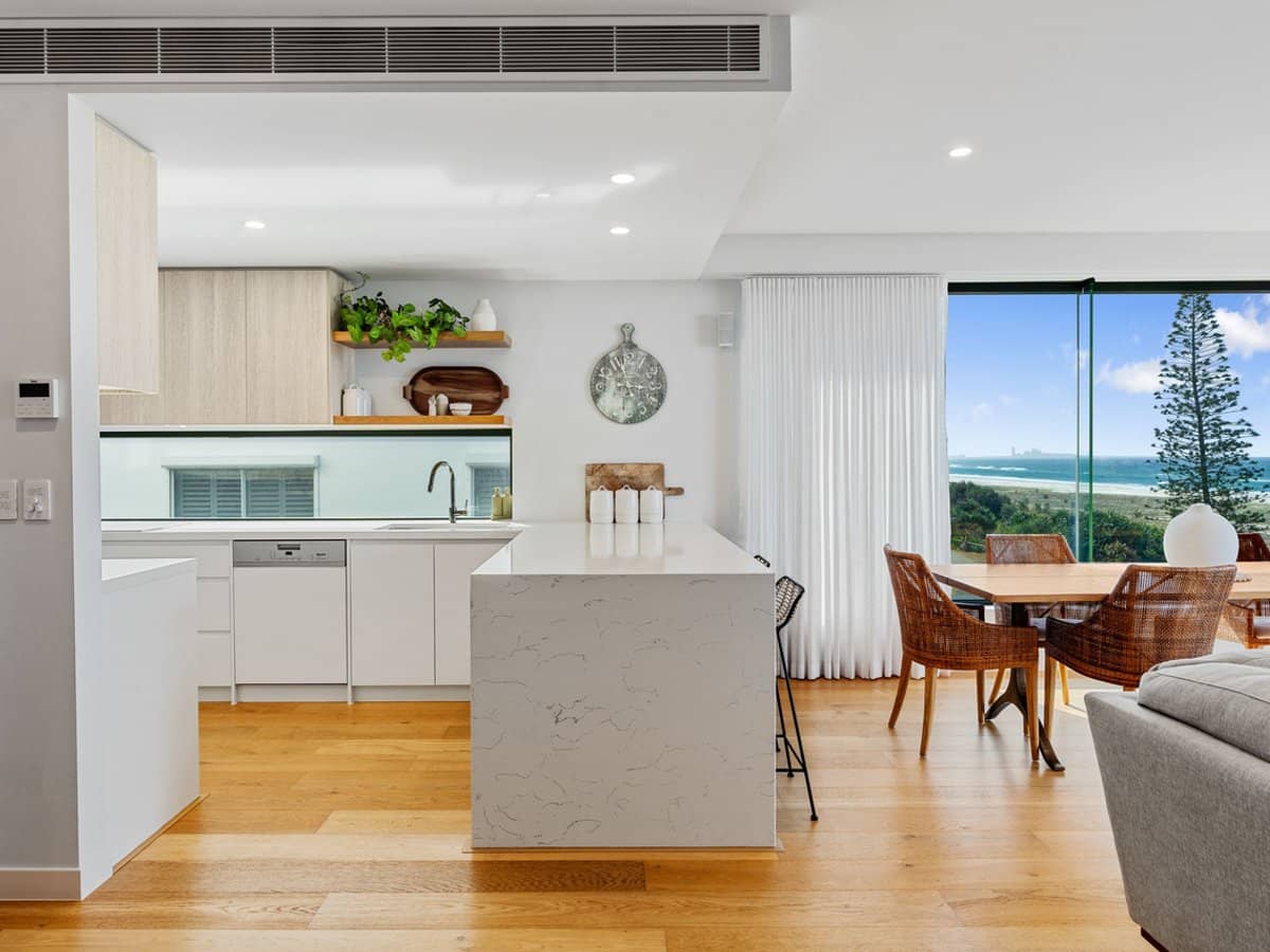 96 Pacific Parade, Bilinga - Thumbnail 5