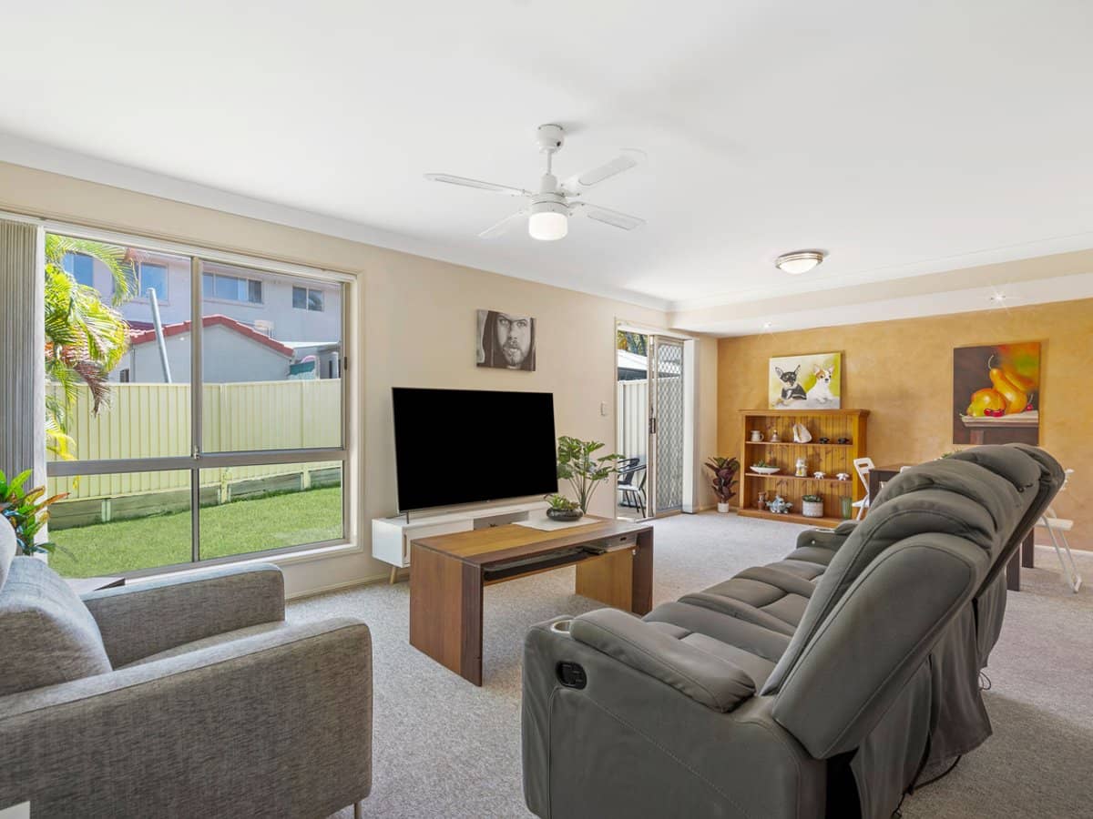 641 Pine Ridge Road, Biggera Waters - Thumbnail 3