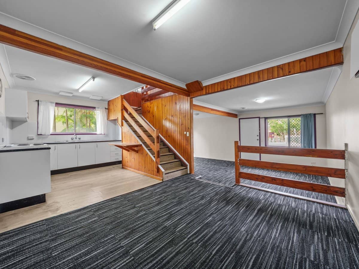 22 North Road, Woodridge - Thumbnail 1