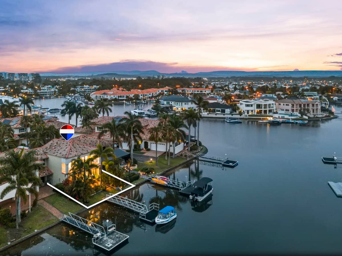 76 Bayview Street, RUNAWAY BAY - Thumbnail 1