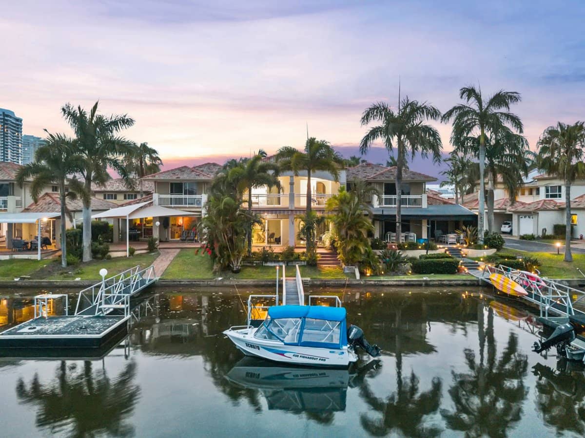 76 Bayview Street, RUNAWAY BAY - Thumbnail 3