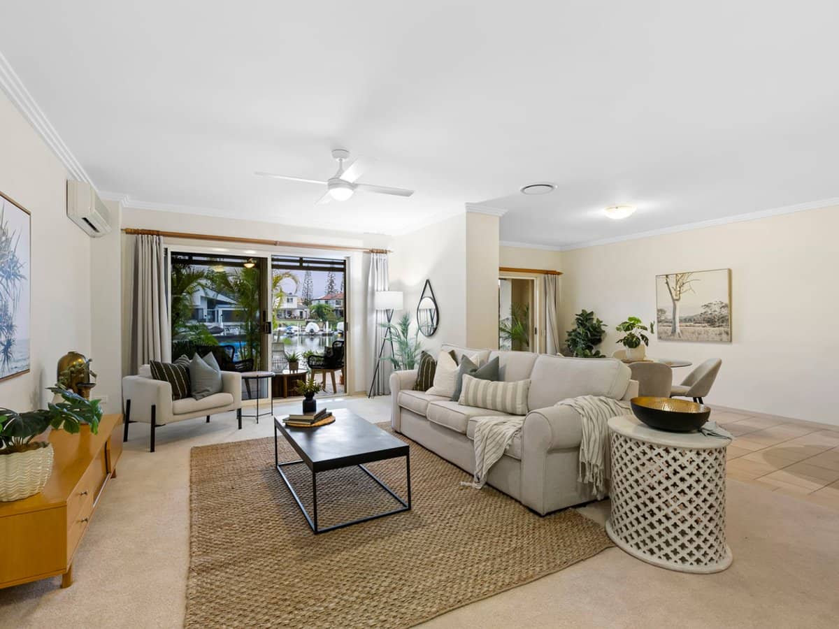 76 Bayview Street, RUNAWAY BAY - Thumbnail 4