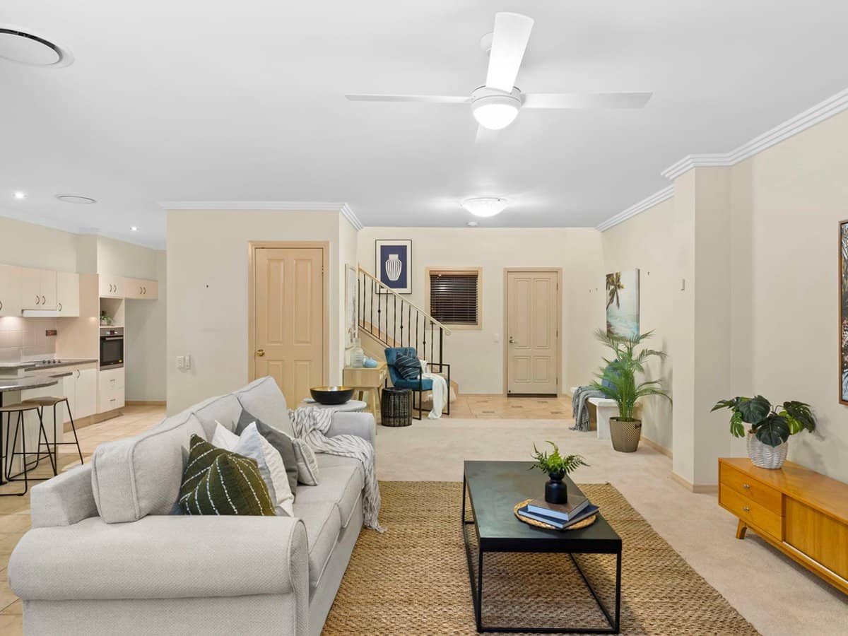 76 Bayview Street, RUNAWAY BAY - Thumbnail 8