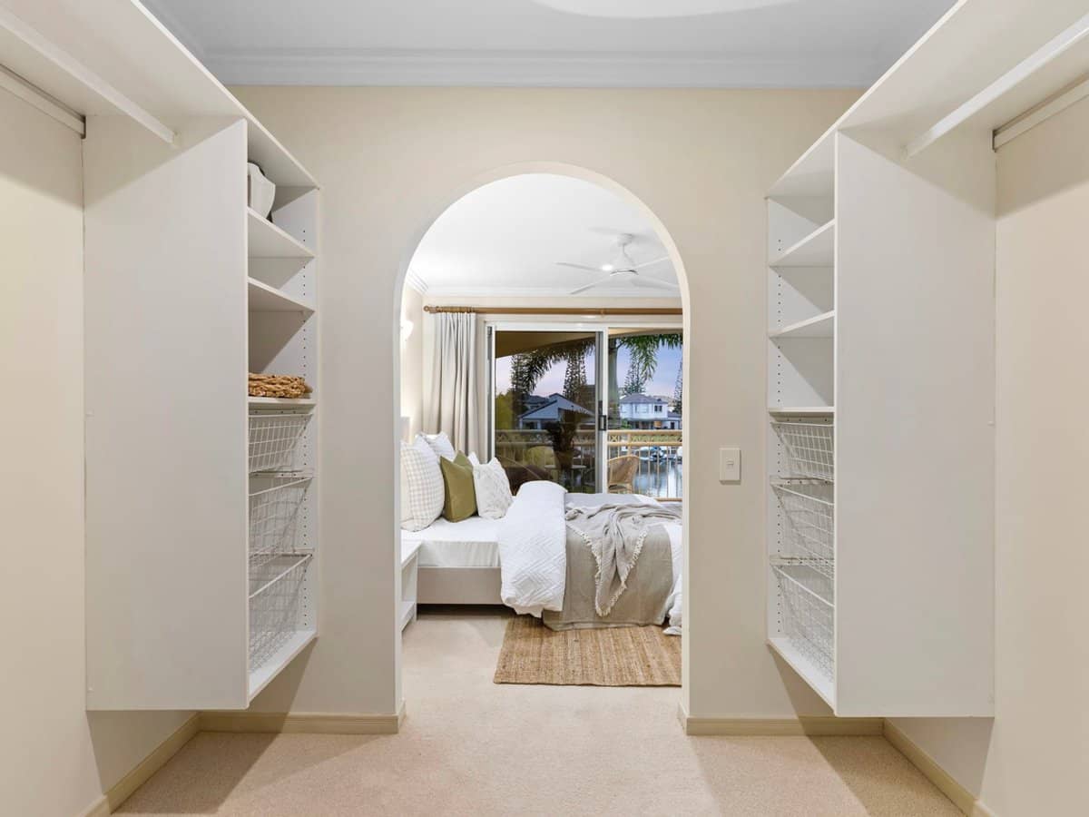 76 Bayview Street, RUNAWAY BAY - Thumbnail 18