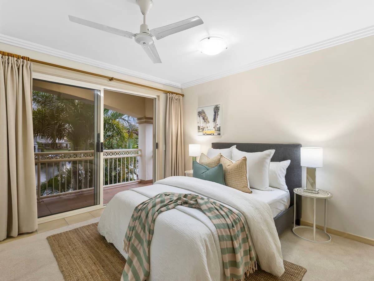 76 Bayview Street, RUNAWAY BAY - Thumbnail 20