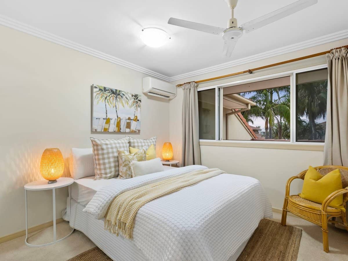 76 Bayview Street, RUNAWAY BAY - Thumbnail 21