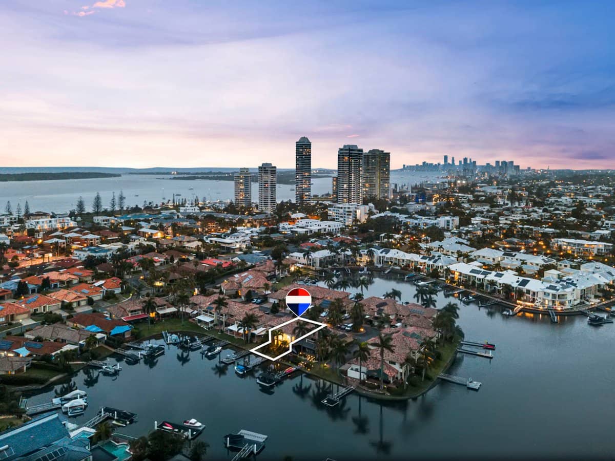 76 Bayview Street, RUNAWAY BAY - Thumbnail 26