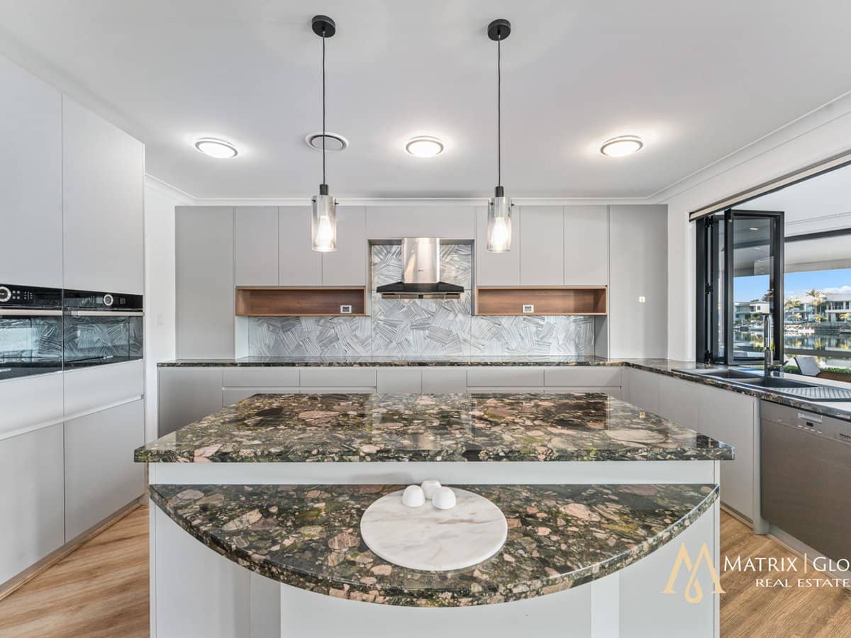 33 Prosperity Drive, HELENSVALE - Thumbnail 12