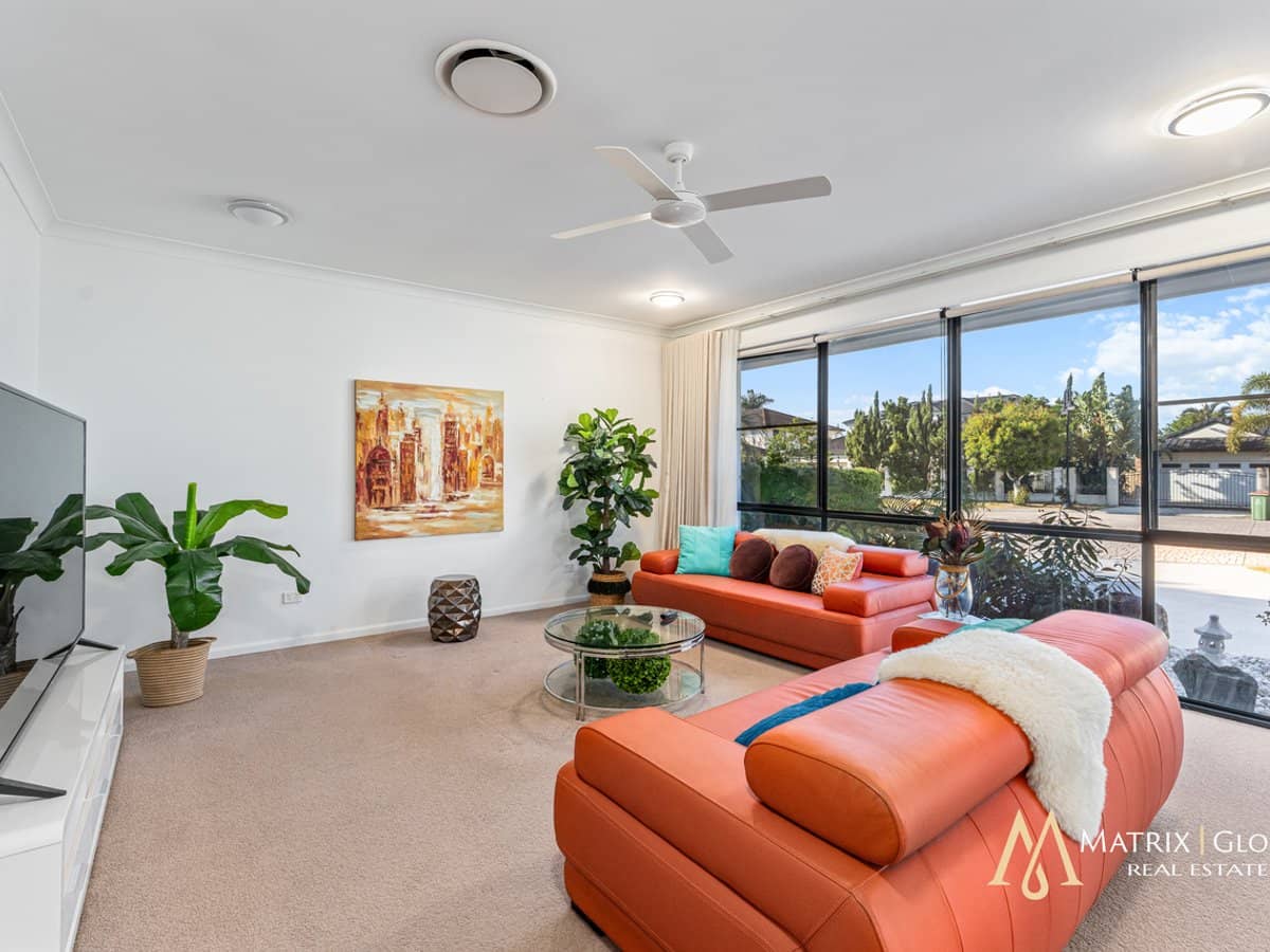 33 Prosperity Drive, HELENSVALE - Thumbnail 16