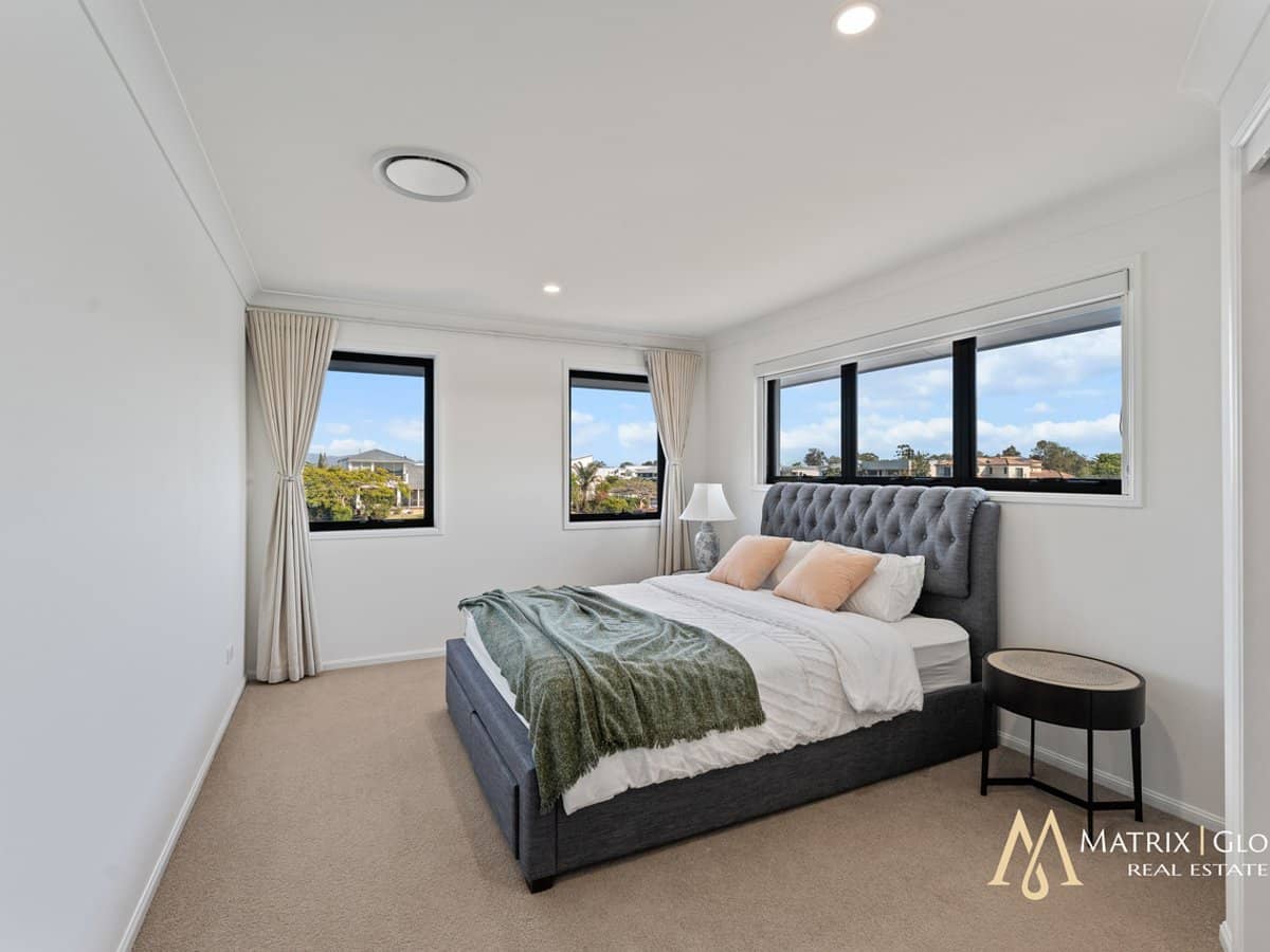 33 Prosperity Drive, HELENSVALE - Thumbnail 26