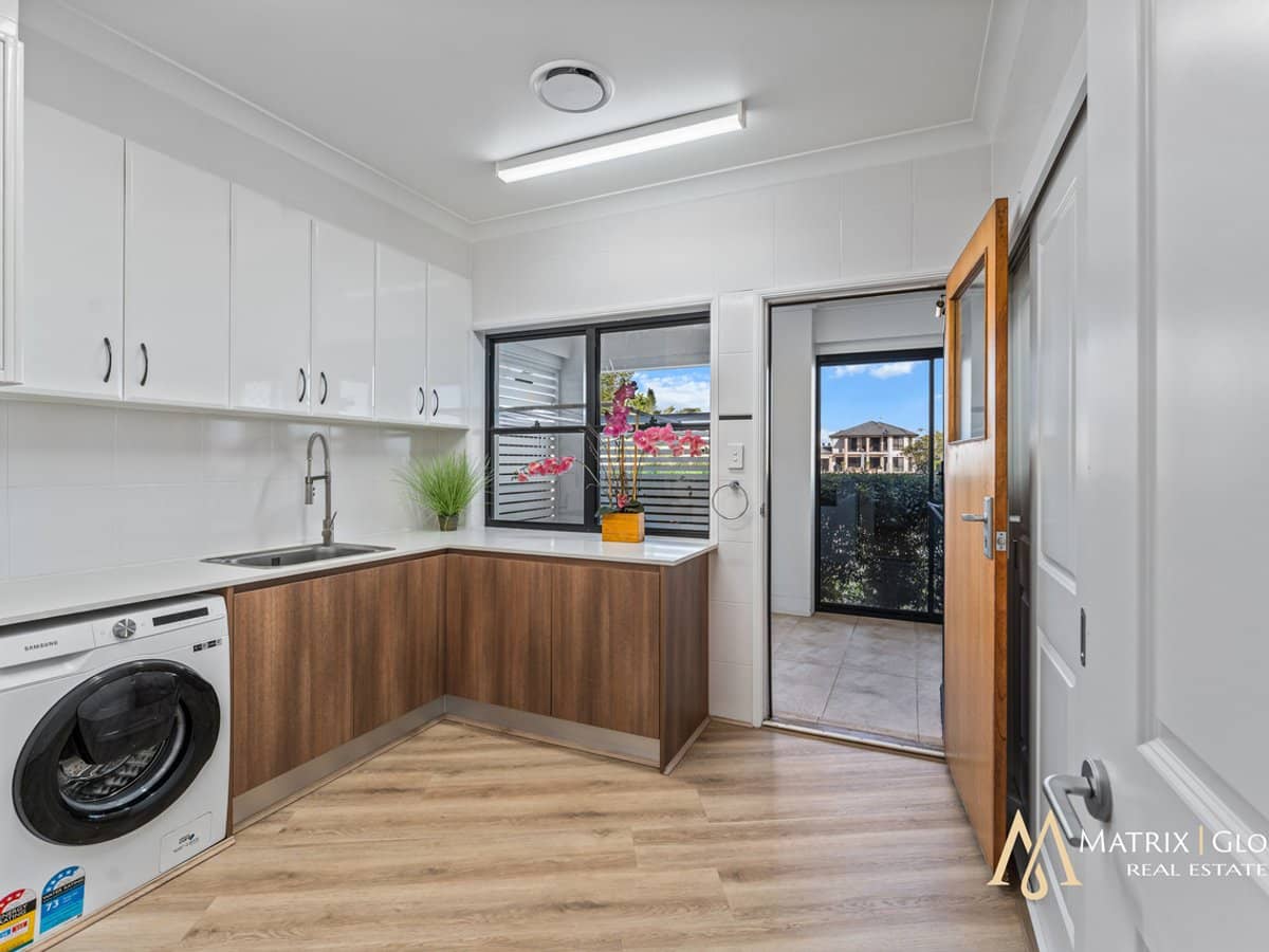 33 Prosperity Drive, HELENSVALE - Thumbnail 34