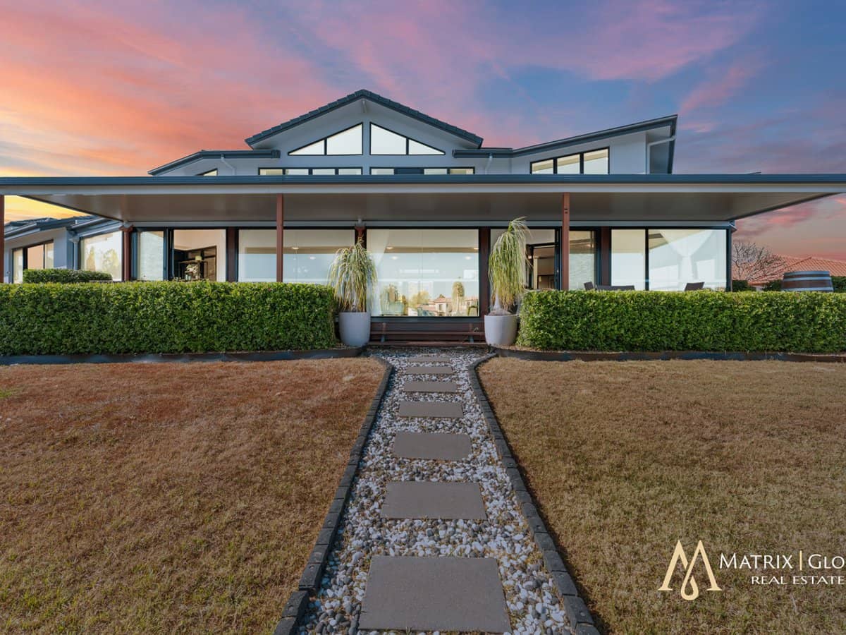 33 Prosperity Drive, HELENSVALE - Thumbnail 35