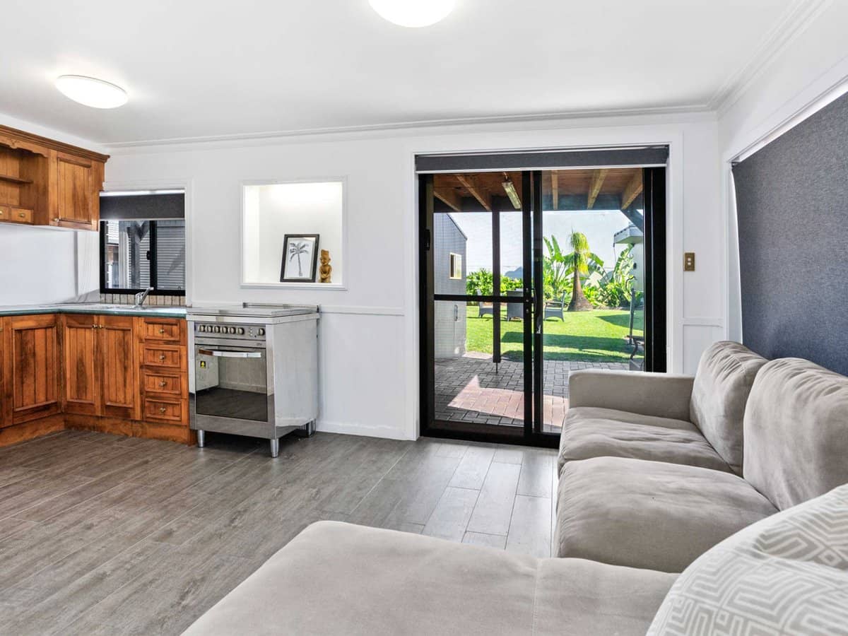 12 Myrtle Court, Palm Beach - Thumbnail 15