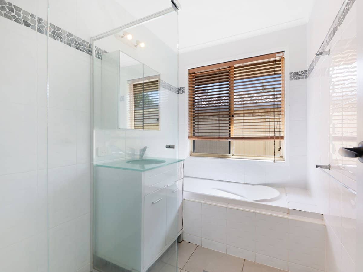 204 Mildura Drive, Helensvale - Thumbnail 24