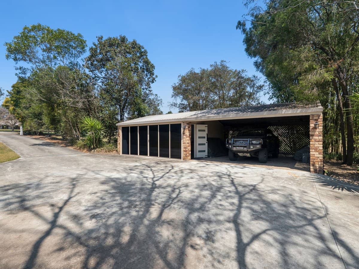 40-42 Oak Tree Court, Cedar Grove - Thumbnail 3